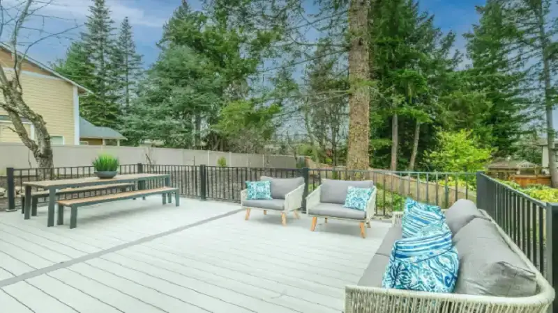 6 Deck Design Ideas Perfect For Leawood Backyards